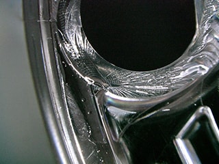 Observation of a fractured surface of a moulded product (20x)